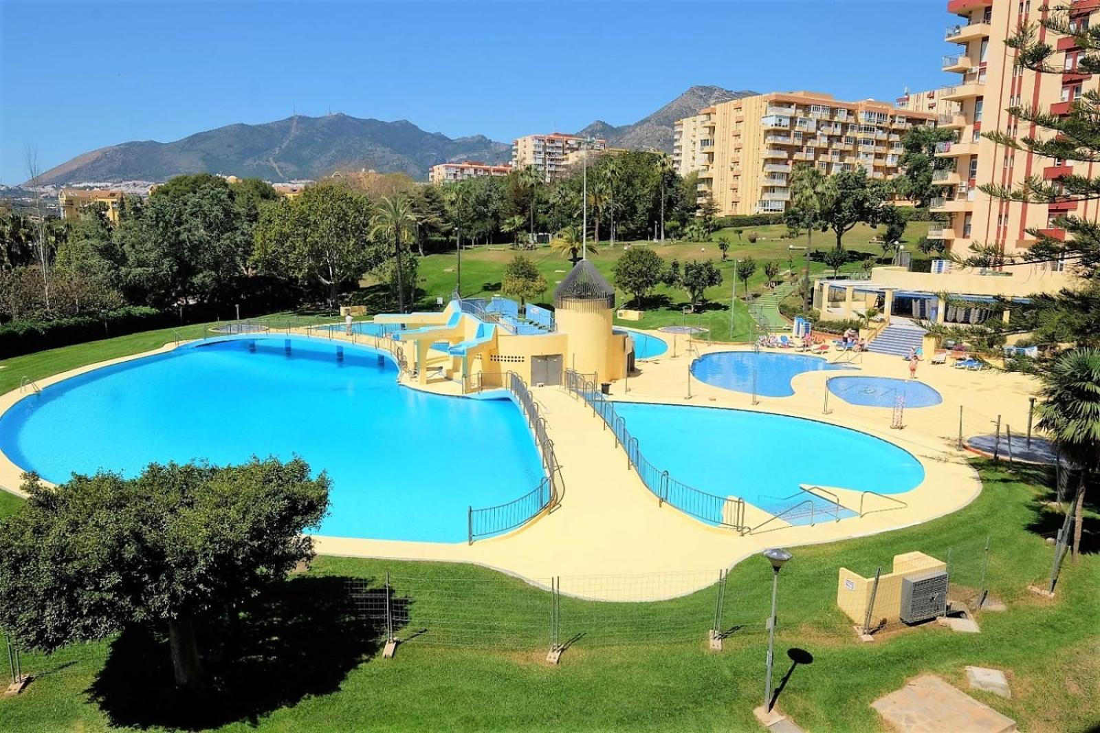 Jupiter Apartment Sea, Pools View Беналмадена Екстериор снимка